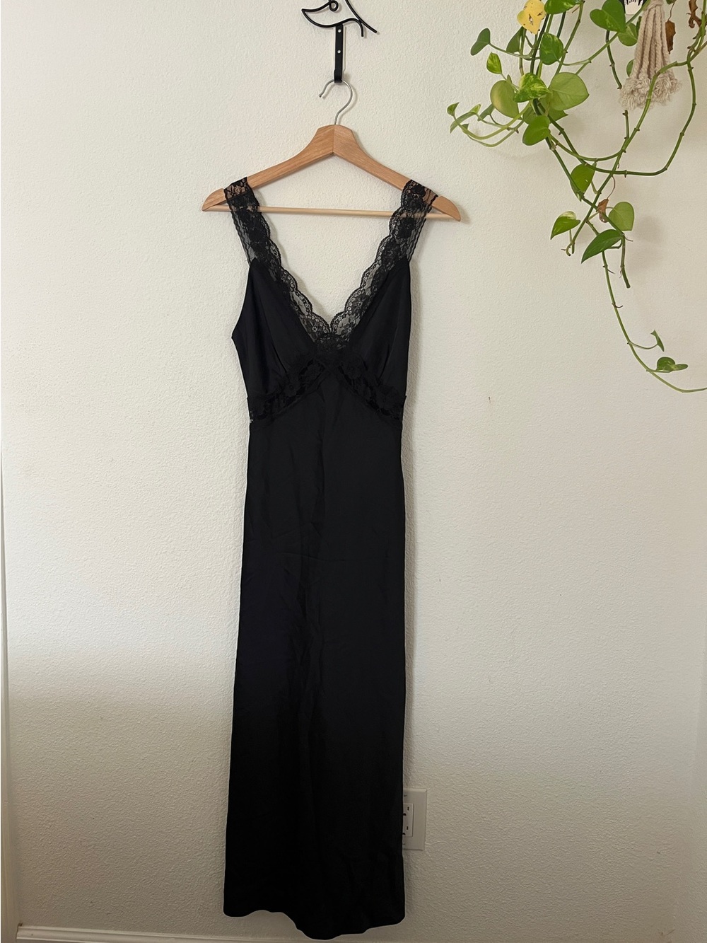Abercrombie and Fitch Black Lace-Trim Slip Dress sz XS